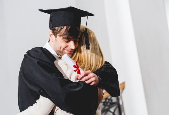 Craft the best personalized graduation wishes.