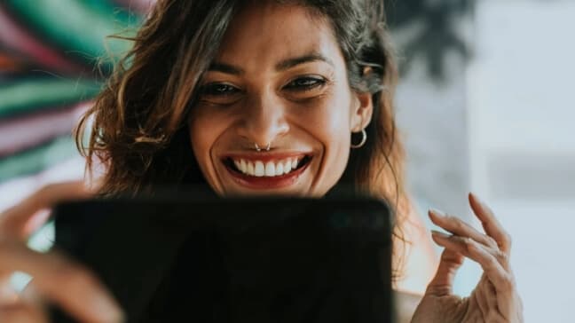 Video Greeting: New Trend in Ecommerce Gift Messaging